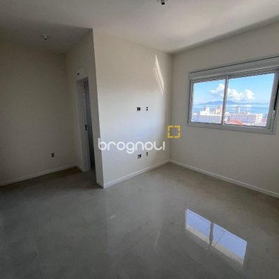 Apartamento com 78m², 2 quartos (sendo 1 suíte), 1 garagem, no bairro Barreiros em São José