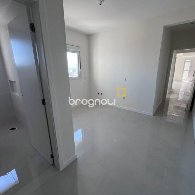 Apartamento com 78m², 2 quartos (sendo 1 suíte), 1 garagem, no bairro Barreiros em São José