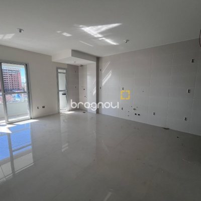 Apartamento com 78m², 2 quartos (sendo 1 suíte), 1 garagem, no bairro Barreiros em São José