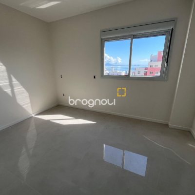 Apartamento com 78m², 2 quartos (sendo 1 suíte), 1 garagem, no bairro Barreiros em São José