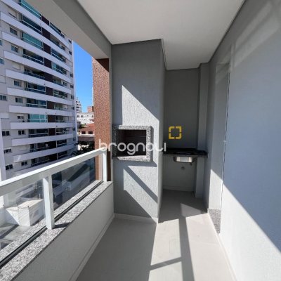 Apartamento com 78m², 2 quartos (sendo 1 suíte), 1 garagem, no bairro Barreiros em São José