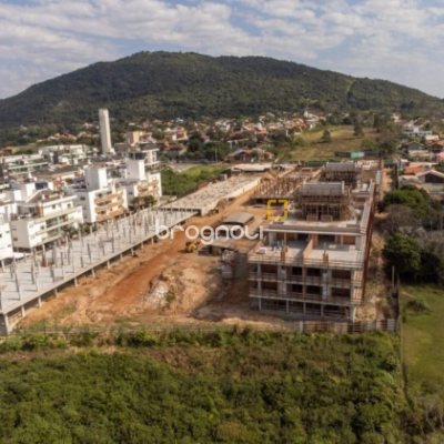 Apartamento com 73m², 2 quartos (sendo 1 suíte), 2 garagens, no bairro Campeche em Florianópolis