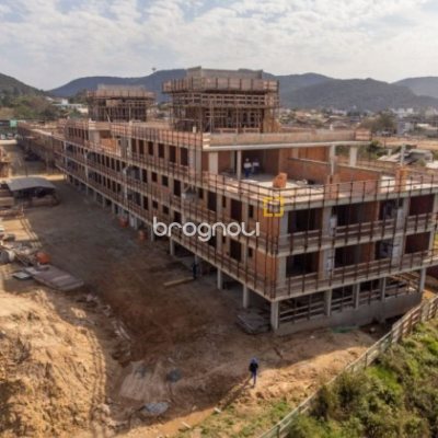 Apartamento com 73m², 2 quartos (sendo 1 suíte), 2 garagens, no bairro Campeche em Florianópolis