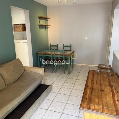 Apartamento com 43m², 1 quarto, 1 garagem, no bairro Carvoeira em Florianópolis