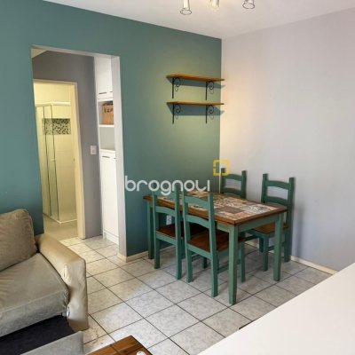 Apartamento com 43m², 1 quarto, 1 garagem, no bairro Carvoeira em Florianópolis