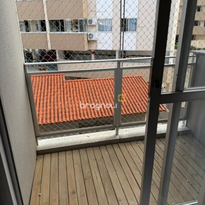 Apartamento com 43m², 1 quarto, 1 garagem, no bairro Carvoeira em Florianópolis
