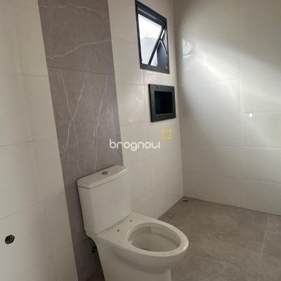 Casa com 60m², 2 quartos (sendo 1 suíte), 2 garagens, no bairro Rio Vermelho em Florianópolis