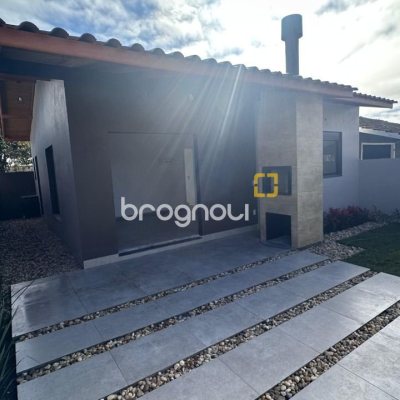 Casa com 60m², 2 quartos (sendo 1 suíte), 2 garagens, no bairro Rio Vermelho em Florianópolis