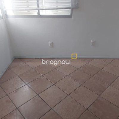 Apartamento com 101m², 3 quartos (sendo 1 suíte), 1 garagem, no bairro Trindade em Florianópolis