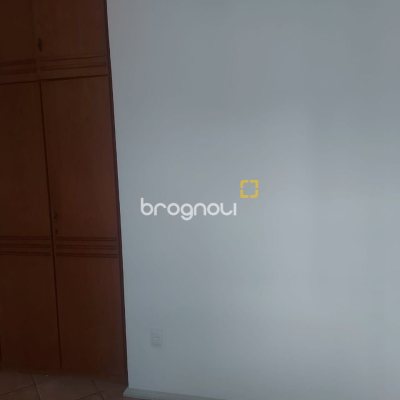 Apartamento com 101m², 3 quartos (sendo 1 suíte), 1 garagem, no bairro Trindade em Florianópolis