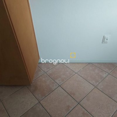 Apartamento com 101m², 3 quartos (sendo 1 suíte), 1 garagem, no bairro Trindade em Florianópolis