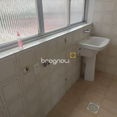 Apartamento com 101m², 3 quartos (sendo 1 suíte), 1 garagem, no bairro Trindade em Florianópolis