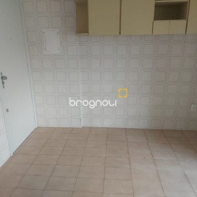 Apartamento com 101m², 3 quartos (sendo 1 suíte), 1 garagem, no bairro Trindade em Florianópolis