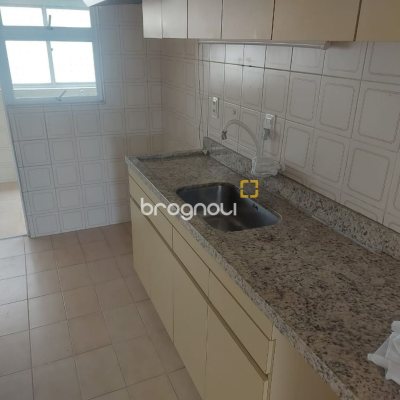 Apartamento com 101m², 3 quartos (sendo 1 suíte), 1 garagem, no bairro Trindade em Florianópolis