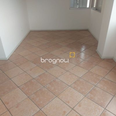 Apartamento com 101m², 3 quartos (sendo 1 suíte), 1 garagem, no bairro Trindade em Florianópolis