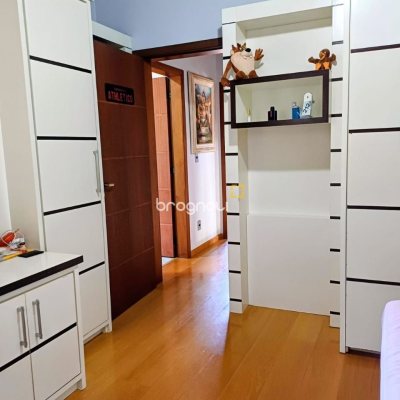Casa com 216m², 4 quartos (sendo 1 suíte), 2 garagens, no bairro Cacupé em Florianópolis