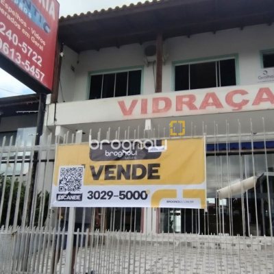Casa com 180m², 7 garagens, no bairro Monte Cristo em Florianópolis