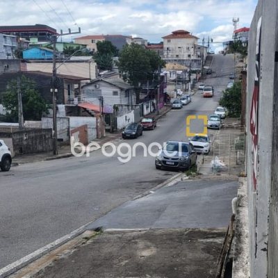 Casa com 180m², 7 garagens, no bairro Monte Cristo em Florianópolis