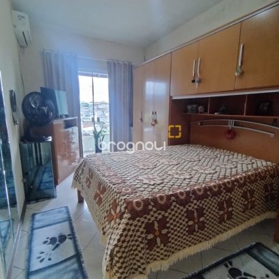 Casa com 180m², 7 garagens, no bairro Monte Cristo em Florianópolis