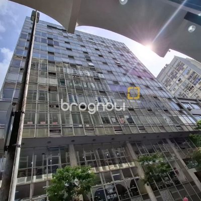 Sala com 71m², no bairro Centro em Florianópolis