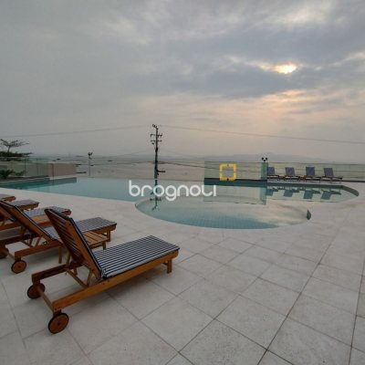 Apartamento com 176m², 3 quartos (sendo 3 suítes), 3 garagens, no bairro Cacupé em Florianópolis
