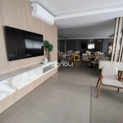 Apartamento com 176m², 3 quartos (sendo 3 suítes), 3 garagens, no bairro Cacupé em Florianópolis