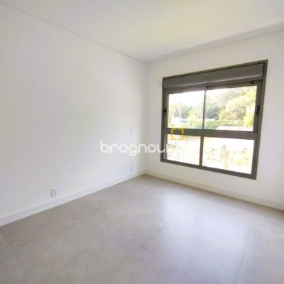 Apartamento com 176m², 3 quartos (sendo 3 suítes), 3 garagens, no bairro Cacupé em Florianópolis