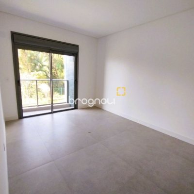 Apartamento com 176m², 3 quartos (sendo 3 suítes), 3 garagens, no bairro Cacupé em Florianópolis