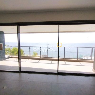 Apartamento com 176m², 3 quartos (sendo 3 suítes), 3 garagens, no bairro Cacupé em Florianópolis
