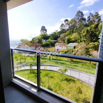 Apartamento com 176m², 3 quartos (sendo 3 suítes), 3 garagens, no bairro Cacupé em Florianópolis