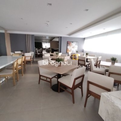 Apartamento com 176m², 3 quartos (sendo 3 suítes), 3 garagens, no bairro Cacupé em Florianópolis