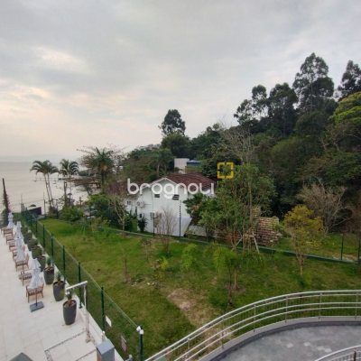 Apartamento com 176m², 3 quartos (sendo 3 suítes), 3 garagens, no bairro Cacupé em Florianópolis