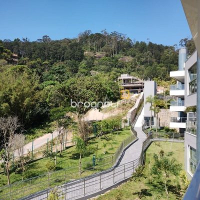 Apartamento com 176m², 3 quartos (sendo 3 suítes), 3 garagens, no bairro Cacupé em Florianópolis