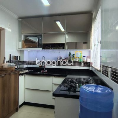 Apartamento com 74m², 3 quartos, 1 garagem, no bairro Capoeiras em Florianópolis