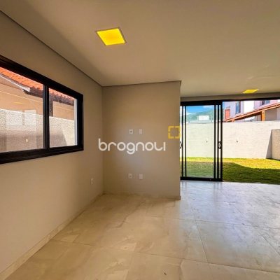 Casa com 156m², 3 quartos (sendo 1 suíte), 1 garagem, no bairro Rio Vermelho em Florianópolis
