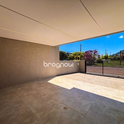 Casa com 156m², 3 quartos (sendo 1 suíte), 1 garagem, no bairro Rio Vermelho em Florianópolis