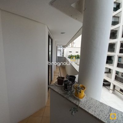 Apartamento com 108m², 3 quartos (sendo 1 suíte), 1 garagem, no bairro Balneário em Florianópolis