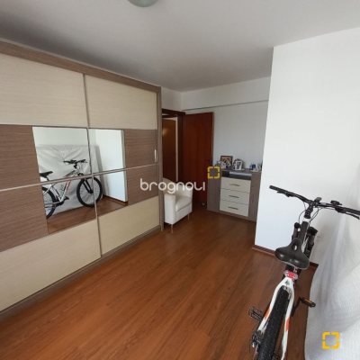 Apartamento com 108m², 3 quartos (sendo 1 suíte), 1 garagem, no bairro Balneário em Florianópolis