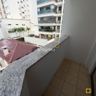 Apartamento com 108m², 3 quartos (sendo 1 suíte), 1 garagem, no bairro Balneário em Florianópolis