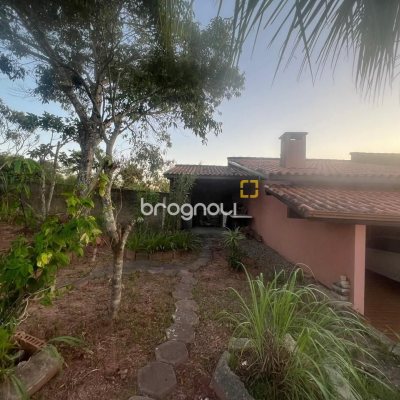 Casa com 195m², 4 quartos (sendo 2 suítes), 6 garagens, no bairro Ingleses em Florianópolis