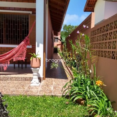Casa com 195m², 4 quartos (sendo 2 suítes), 6 garagens, no bairro Ingleses em Florianópolis