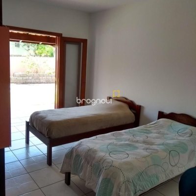 Casa com 195m², 4 quartos (sendo 2 suítes), 6 garagens, no bairro Ingleses em Florianópolis