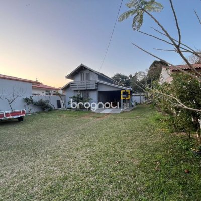Casa com 150m², 3 quartos (sendo 1 suíte), 2 garagens, no bairro Ingleses em Florianópolis
