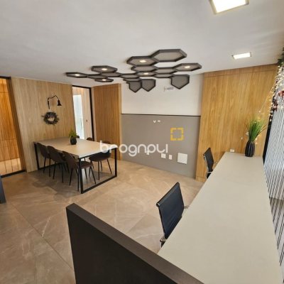 Apartamento com 79m², 2 quartos (sendo 1 suíte), 2 garagens, no bairro Córrego Grande em Florianópolis