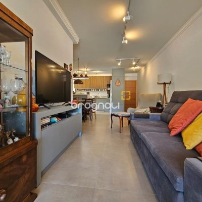 Apartamento com 79m², 2 quartos (sendo 1 suíte), 2 garagens, no bairro Córrego Grande em Florianópolis