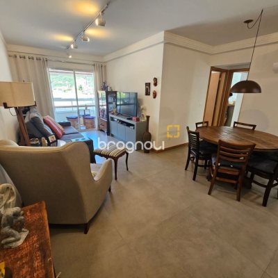 Apartamento com 79m², 2 quartos (sendo 1 suíte), 2 garagens, no bairro Córrego Grande em Florianópolis
