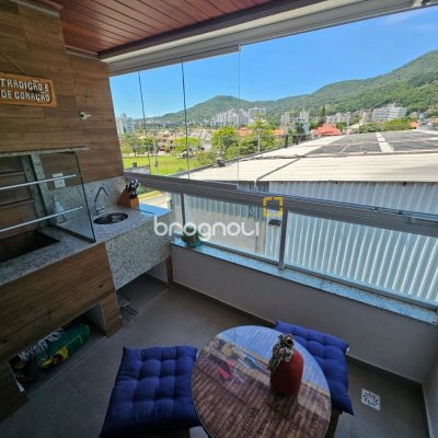 Apartamento com 79m², 2 quartos (sendo 1 suíte), 2 garagens, no bairro Córrego Grande em Florianópolis