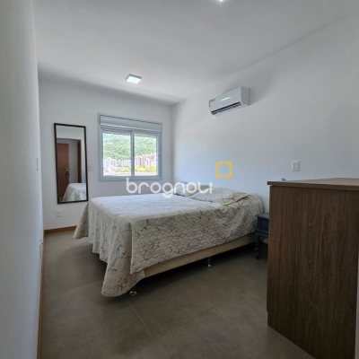 Apartamento com 79m², 2 quartos (sendo 1 suíte), 2 garagens, no bairro Córrego Grande em Florianópolis