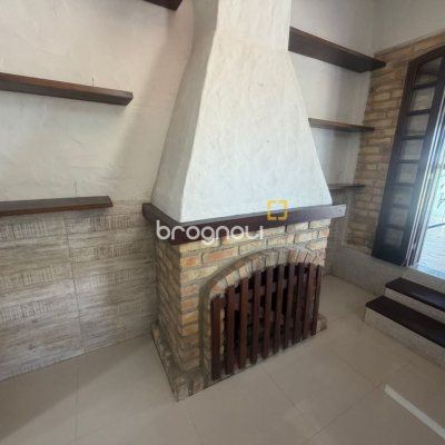Casa com 240m², 5 quartos (sendo 1 suíte), 3 garagens, no bairro Itaguaçu em Florianópolis