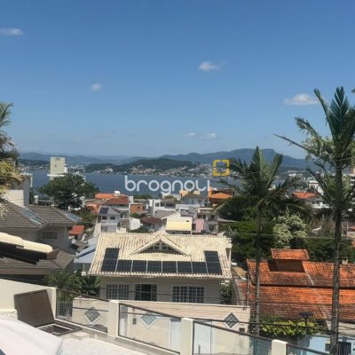 Casa com 240m², 5 quartos (sendo 1 suíte), 3 garagens, no bairro Itaguaçu em Florianópolis